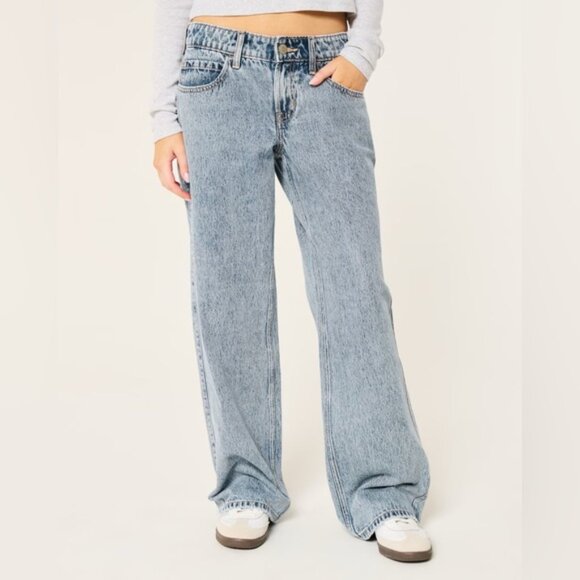 Hollister Low-Rise Baggy Jeans - Picture 2 of 4